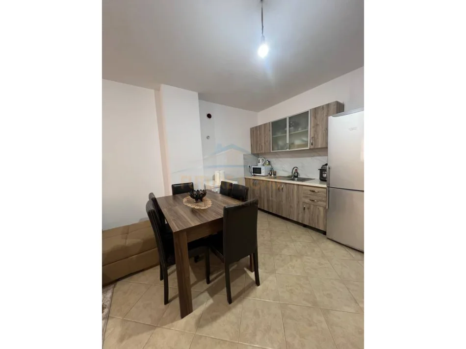 Tirane, shitet apartament 1+1+Ballkon Kati 7, 77 m² 127.000 € (Unaza e Re)