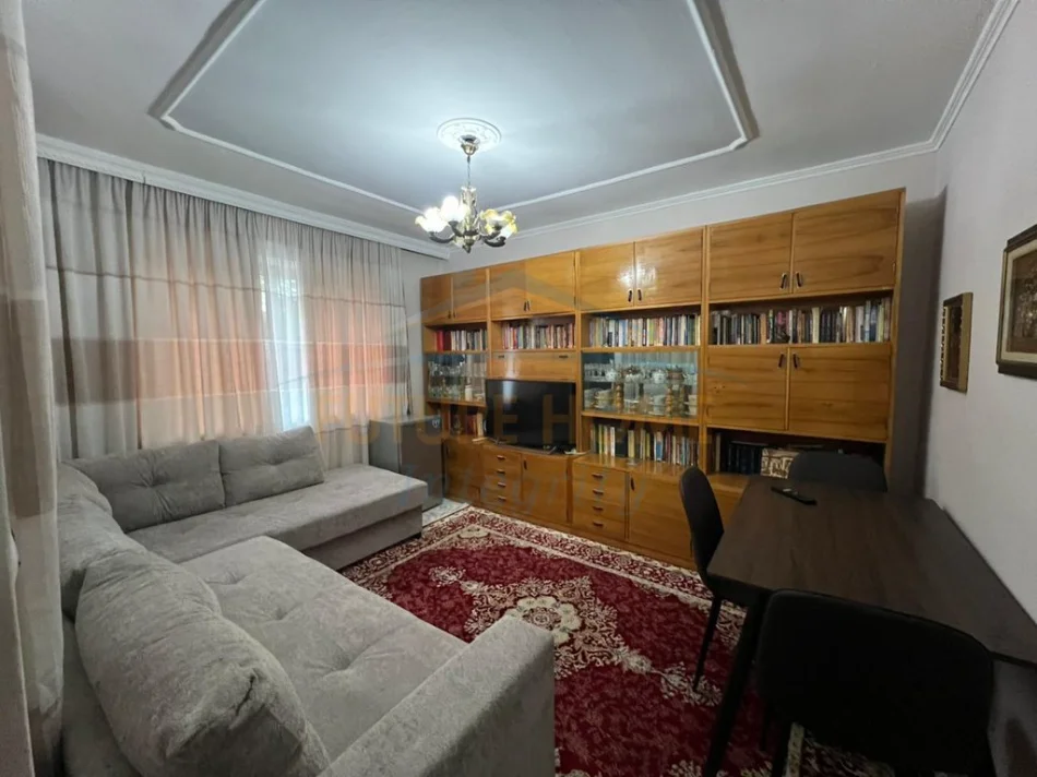 Tirane, jepet me qera apartament 1+1 Kati 3, 56 m² 470 € (Rruga e Elbasanit)