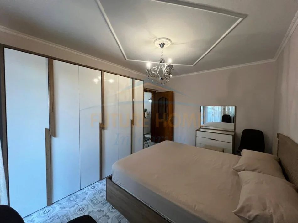 Tirane, jepet me qera apartament 1+1 Kati 3, 56 m² 470 € (Rruga e Elbasanit)