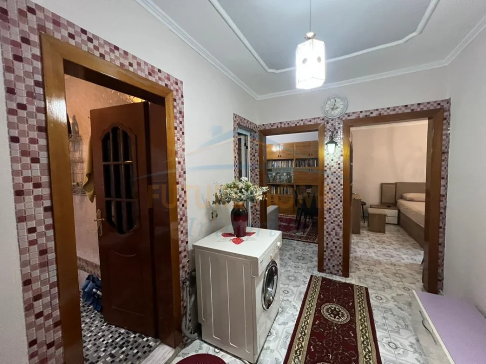 Tirane, jepet me qera apartament 1+1, Kati 3, 56 m² 470 € (Rruga e Elbasanit) Prane Shkolles Osman Myderizi