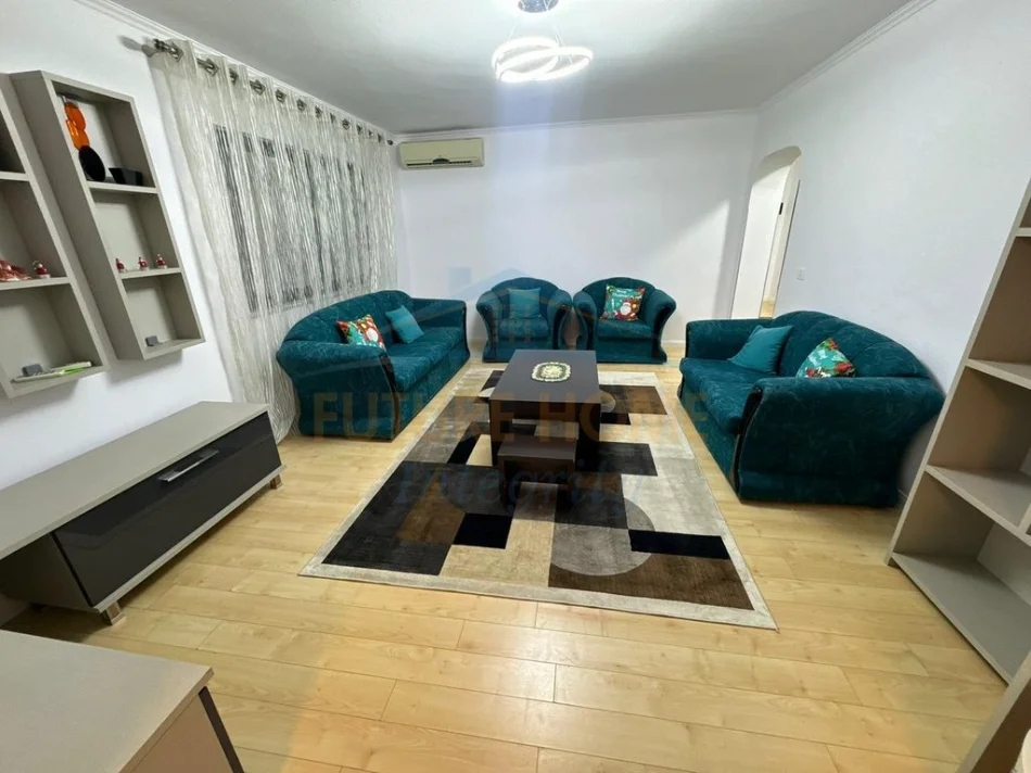 Tirane, shitet apartament 2+1 Kati 4, 92 m² 194.000 € (Shkolla e Baletit)