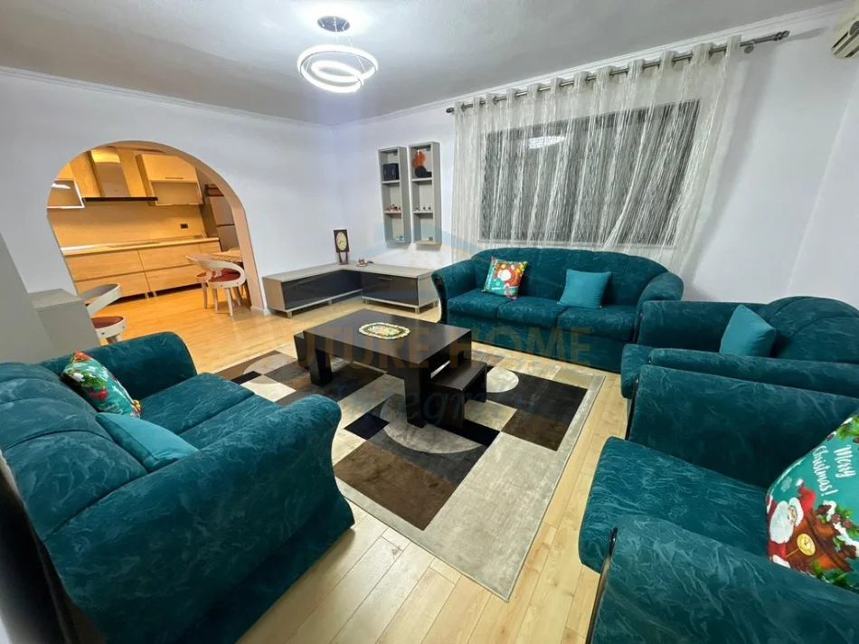 Tirane, shitet apartament 2+1 Kati 4, 92 m² 194.000 € (Shkolla e Baletit)