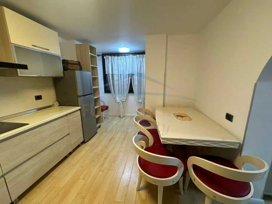 Tirane, shitet apartament 2+1 Kati 4, 92 m² 194.000 € (Shkolla e Baletit)