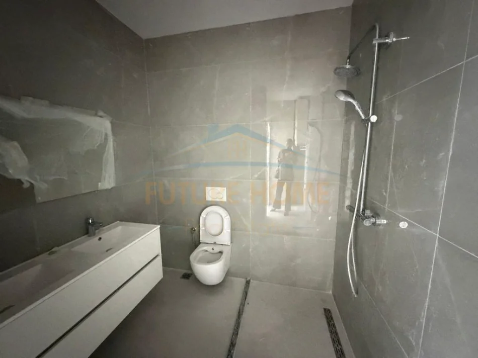 Durres, shitet apartament 2+1+Ballkon Kati 8, 110 m² 320.000 € 