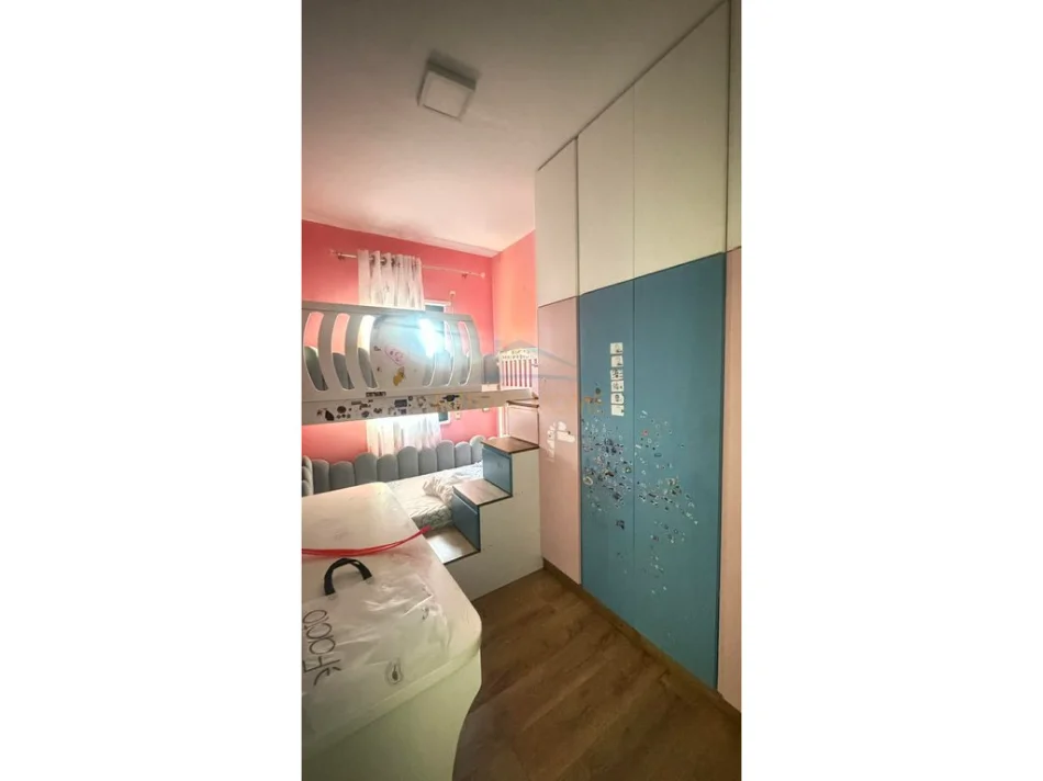 jap me qera apartament 3+1+Ballkon Kati 5, 100 m² 850 € (UNAZA E RE)