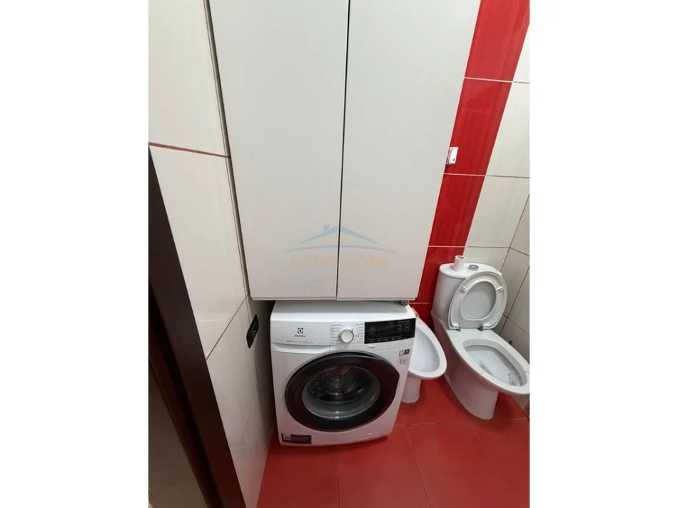 Tirane, jepet me qera apartament 2+1 Kati 7, 105 m² 900 € (Sheshi Willson)