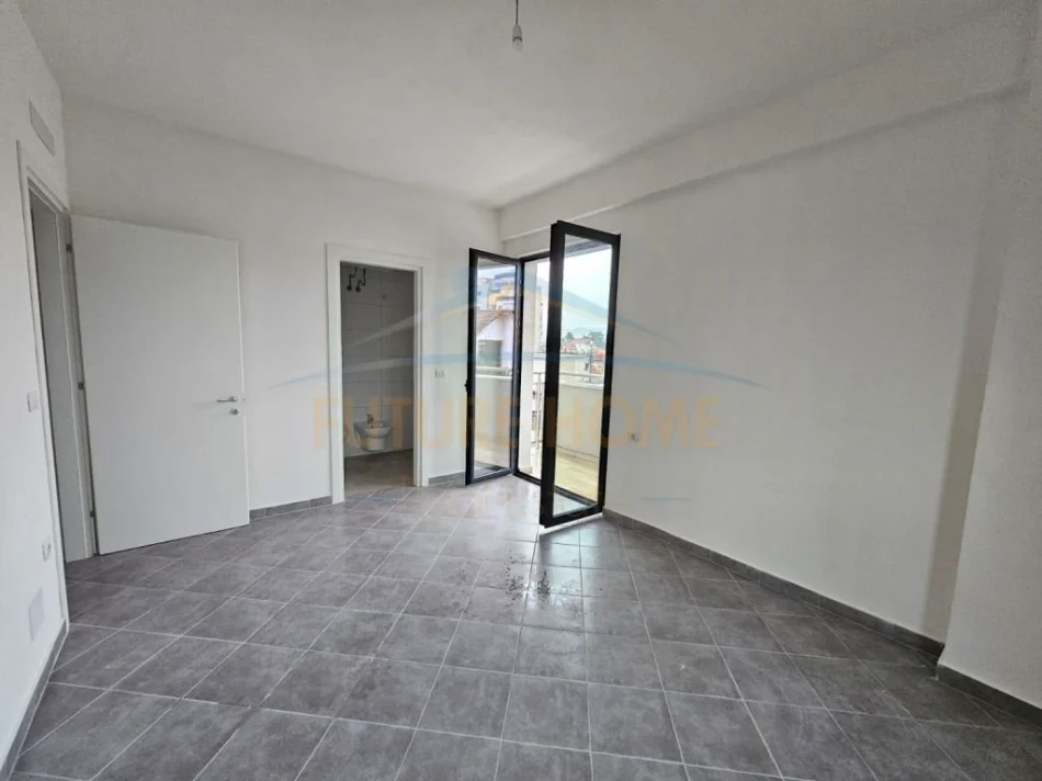 Tirane, jepet me qera zyre  + Post Parkimi , Kati 1, 93 m² 750 € (Jordan Misja)