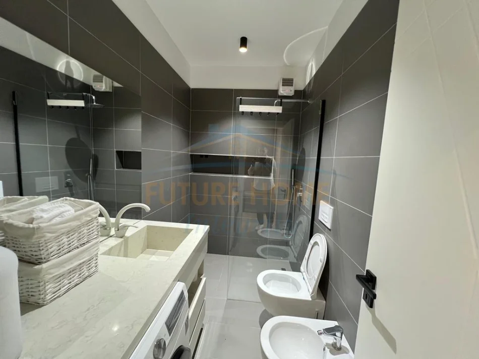 Tirane, shitet apartament 1+1+Garderobe, Kati 3,  76 m² (Sauk)  Kontaktoni per Cmimin