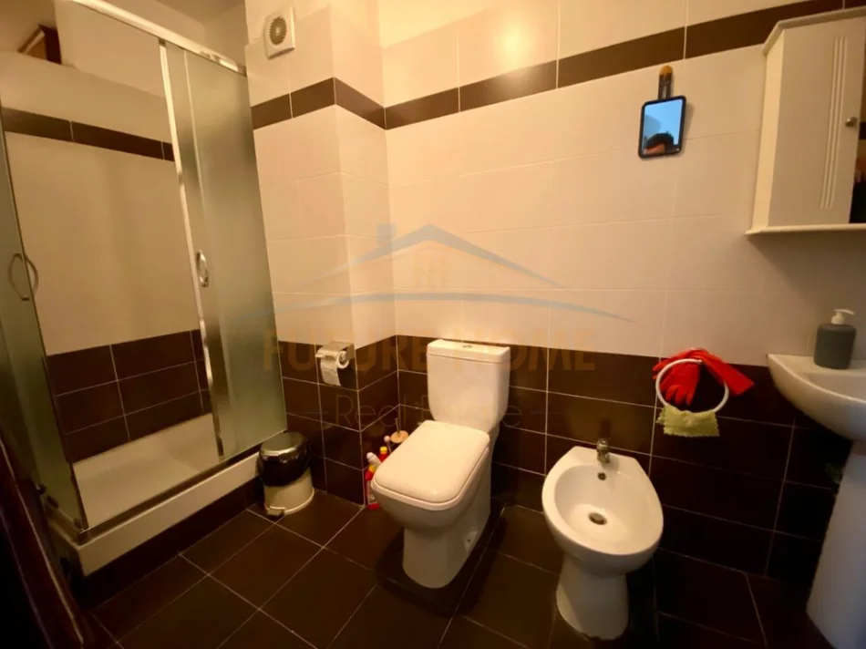 Tirane, shitet apartament 2+1, Kati 1, 93 m² 145.000 € (Unaza e Re)