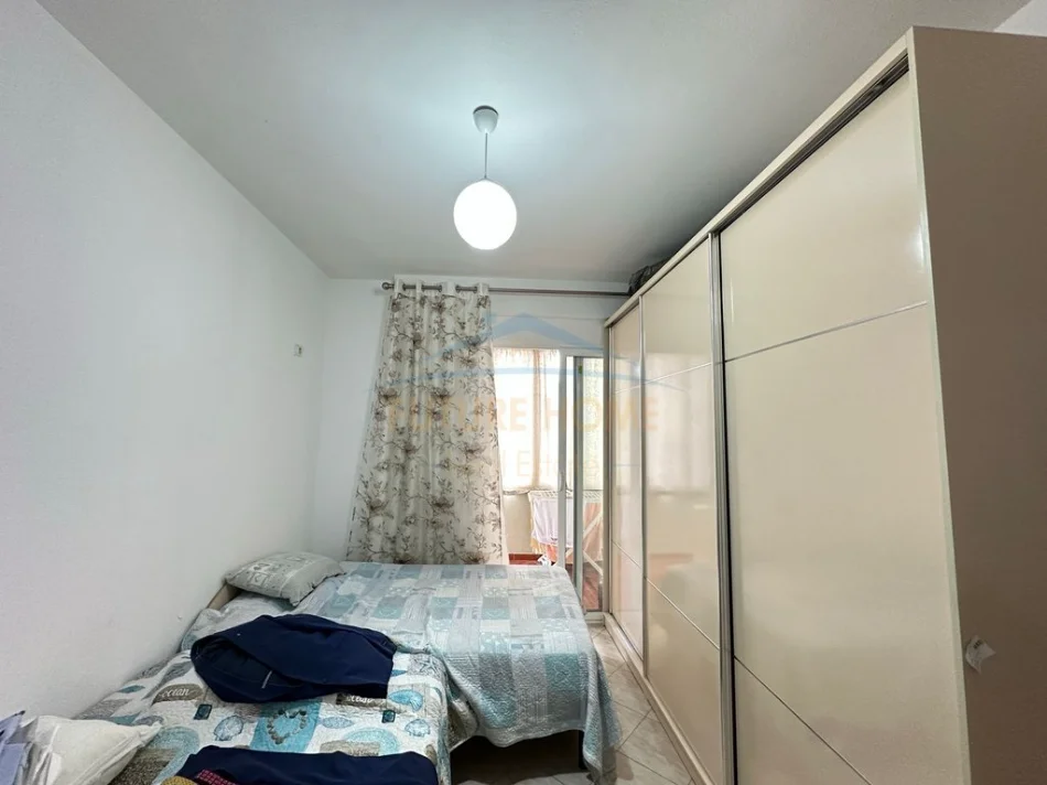 Tirane, shitet apartament 2+1 Kati 3, 98 m² 147.000 € (Fresk)
