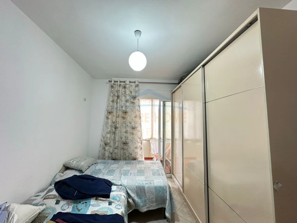 Tirane, shitet apartament 2+1 Kati 3, 98 m² 147.000 € (Fresku)