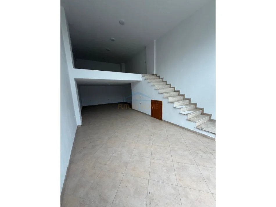 Tirane, jepet me qera ambjent biznesi Kati 0, 86 m² 600 € (Jordan Misja)