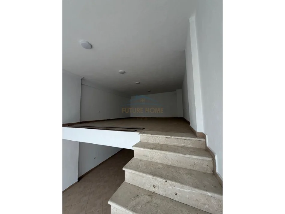 Tirane, jepet me qera ambjent biznesi Kati 0, 86 m² 600 € (Rruga Jordan Misja)