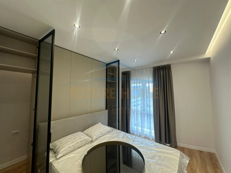 Tirane, jepet me qera apartament 1+1+Ballkon Kati 7, 67 m² 800 € (Zogu i Zi)