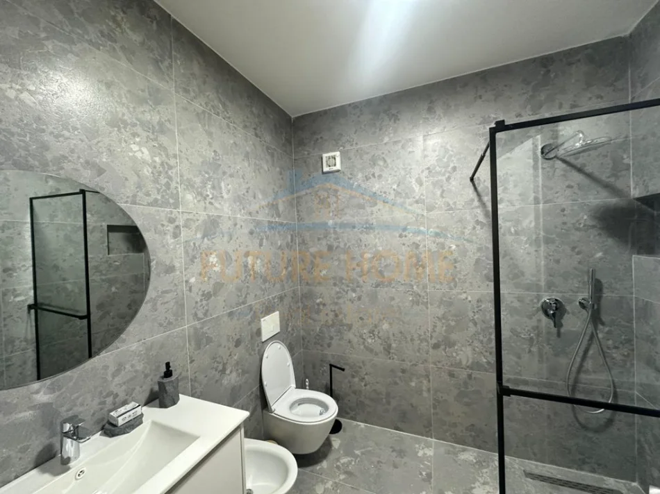 Tirane, jepet me qera apartament 1+1 Kati 7, 67 m² 800 € 