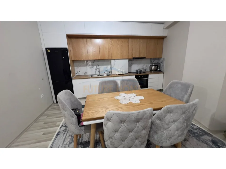 Tirane, shitet apartament 2+1+Ballkon Kati 3, 106 m² 150.000 € (unaza e re)