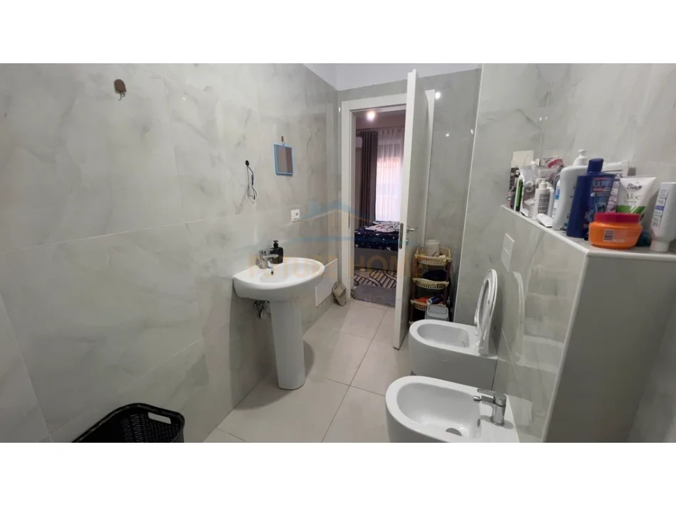 Tirane, shitet apartament 2+1+Post Parkimi Kati 3, 107 m² 150.000 € (Kompleksi Jolla, Unaza e Re,)