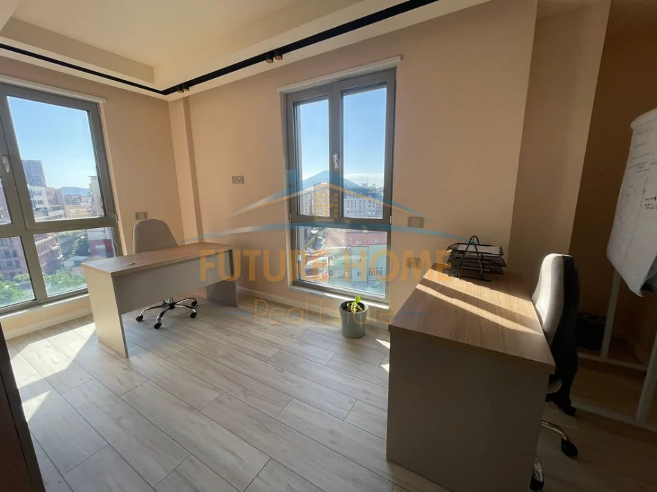 Tirane, jepet me qera ambjent biznesi Kati 7, 101 m² 1.400 € (Rruga e Kavajes)