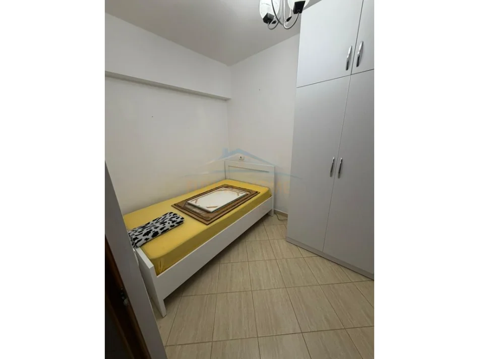 Tirane, jepet me qera apartament 2+1 Kati 8, 500 € 