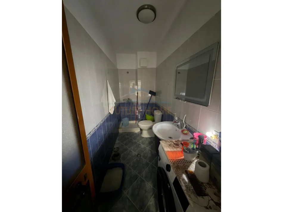 Tirane, jepet me qera apartament 2+1 Kati 8, 500 € 