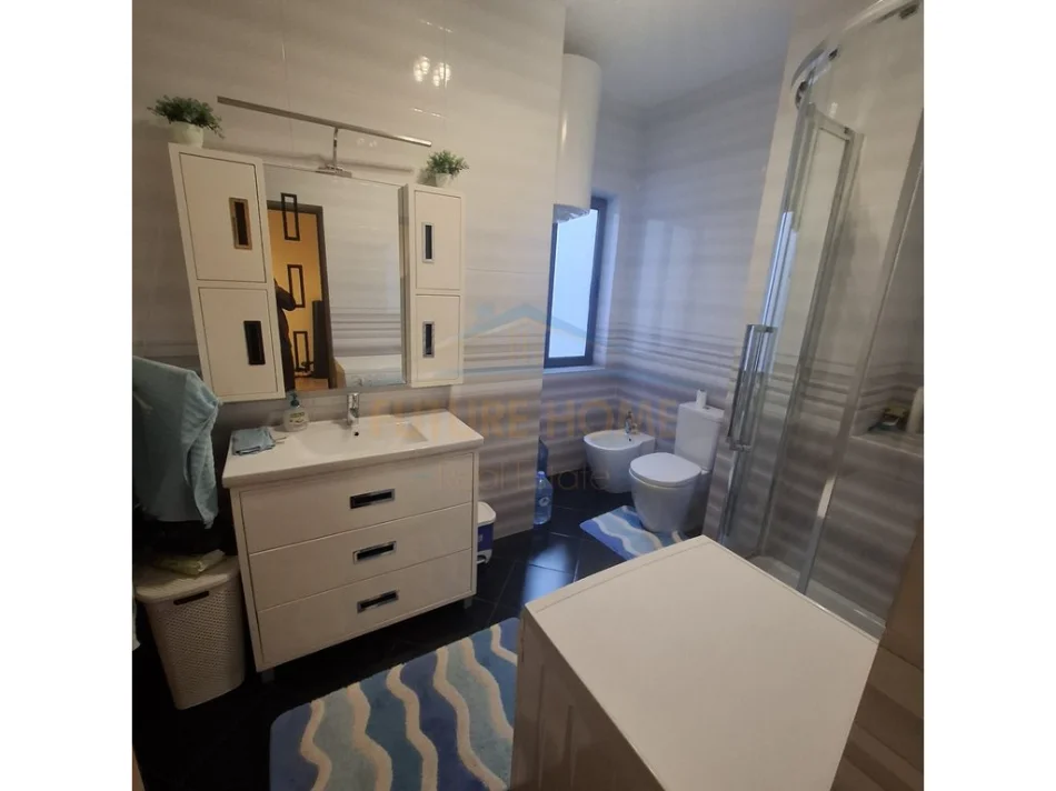 Tirane, shitet apartament 2+1 Kati 7, 90 m² 165.000 € (Yzberisht)