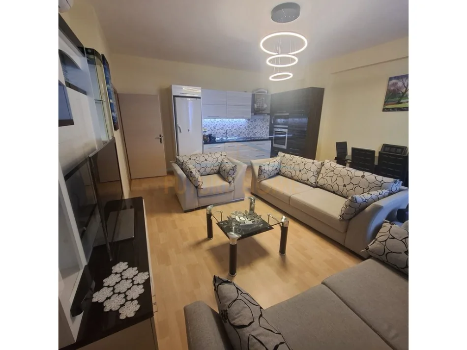 Tirane, shitet apartament 2+1 Kati 7, 90 m² 165.000 € (Yzberisht)