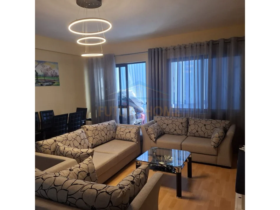 Tirane, shitet apartament 2+1+Ballkon Kati 7, 105 m² 165.000 € (Yzberisht)