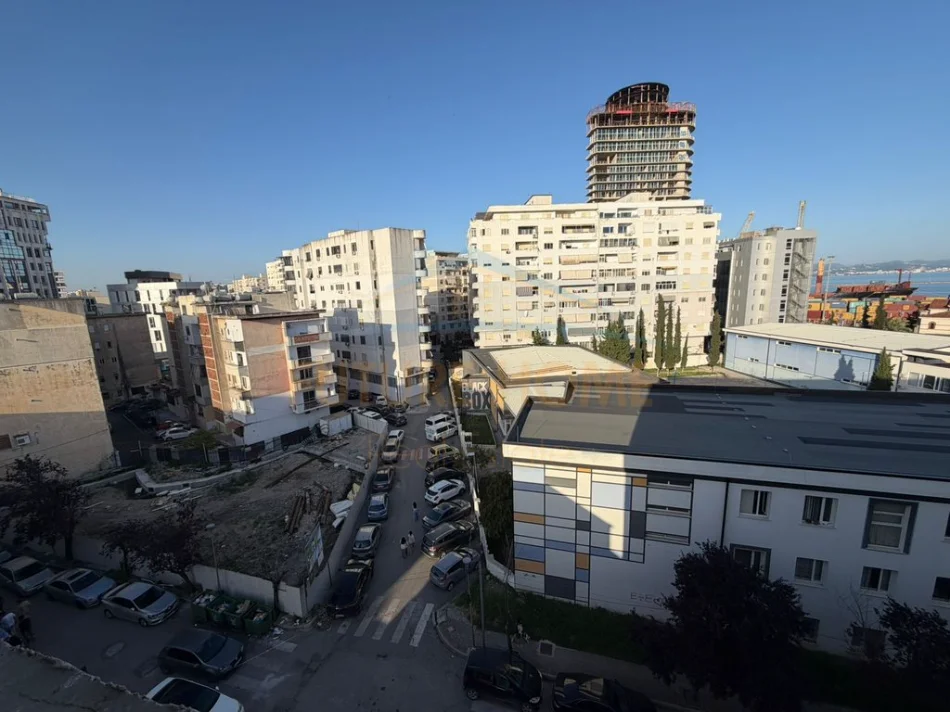 Durres, shitet apartament 2+1+Ballkon Kati 6, 77 m² 100.000 €