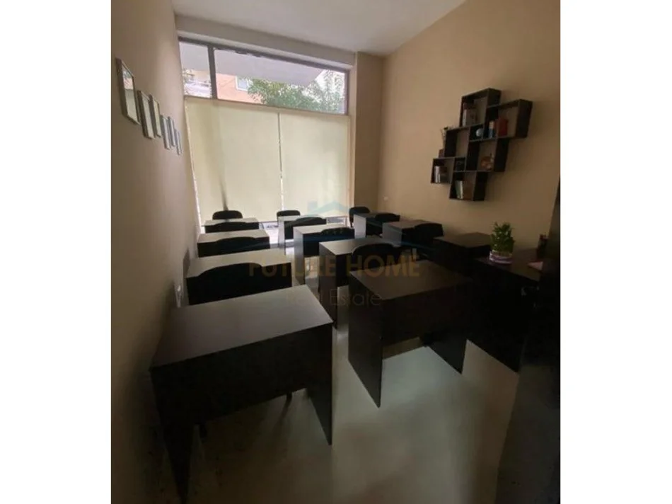 Tirane, shitet ambjent biznesi Kati 0, 72 m² 162.000 € (Fresk)