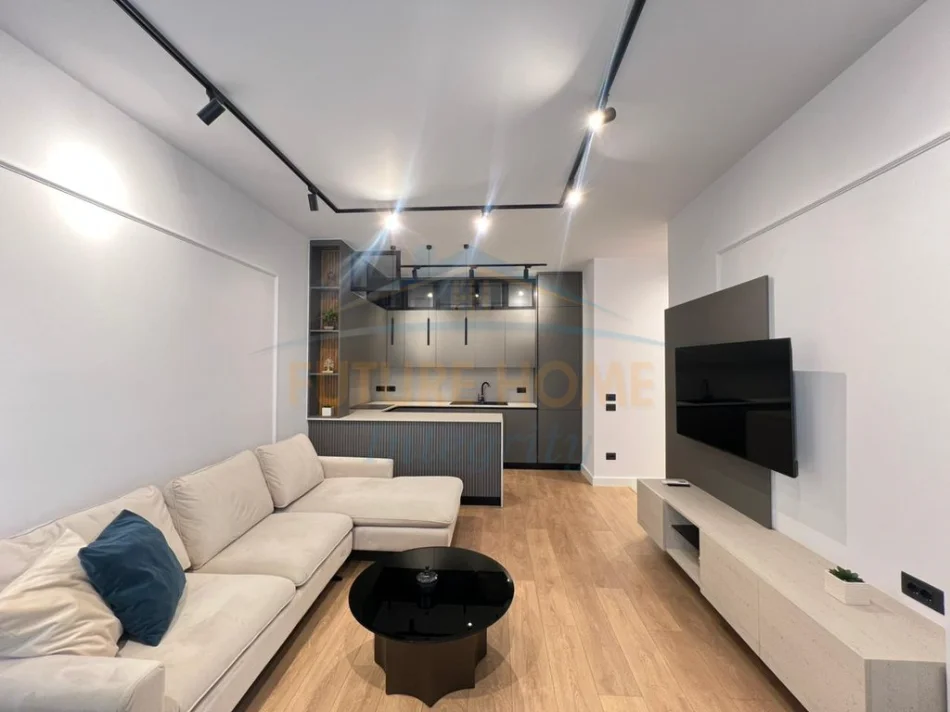 Tirane, jepet me qera apartament 2+1+Ballkon Kati 1, 87 m² 1.000 € (Rezidenca Erli)