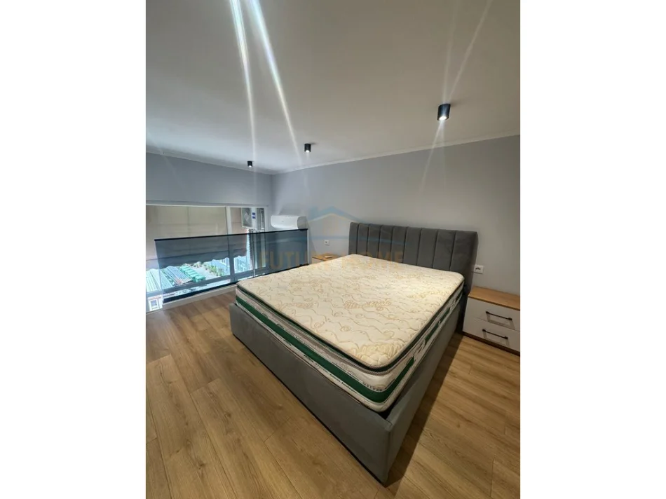 Tirane, jepet me qera apartament duplex Dublex Kati 1, 60 m² 450 € (Yzberish)