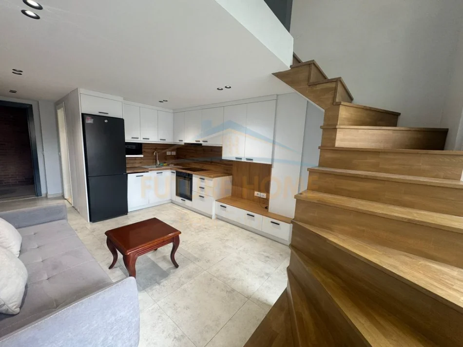 Tirane, jepet me qera apartament duplex Dublex Kati 1, 60 m² 450 € (Yzberish)
