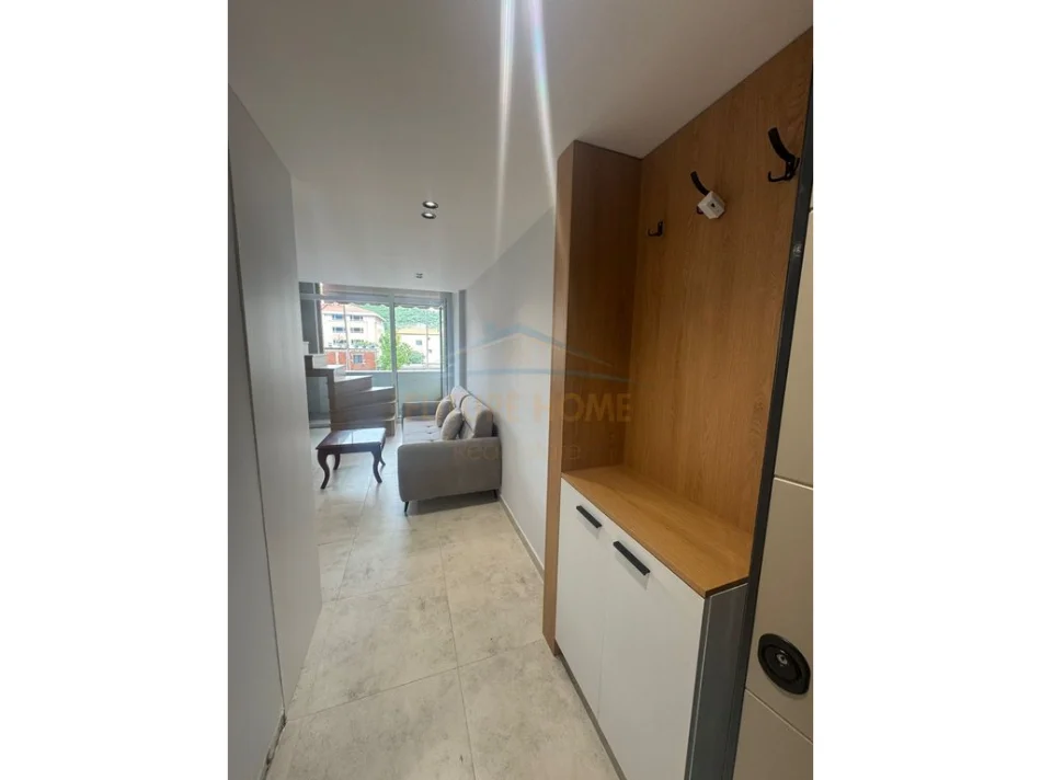 Tirane, jepet me qera apartament duplex Dublex Kati 1, 60 m² 450 € (Yzberish)