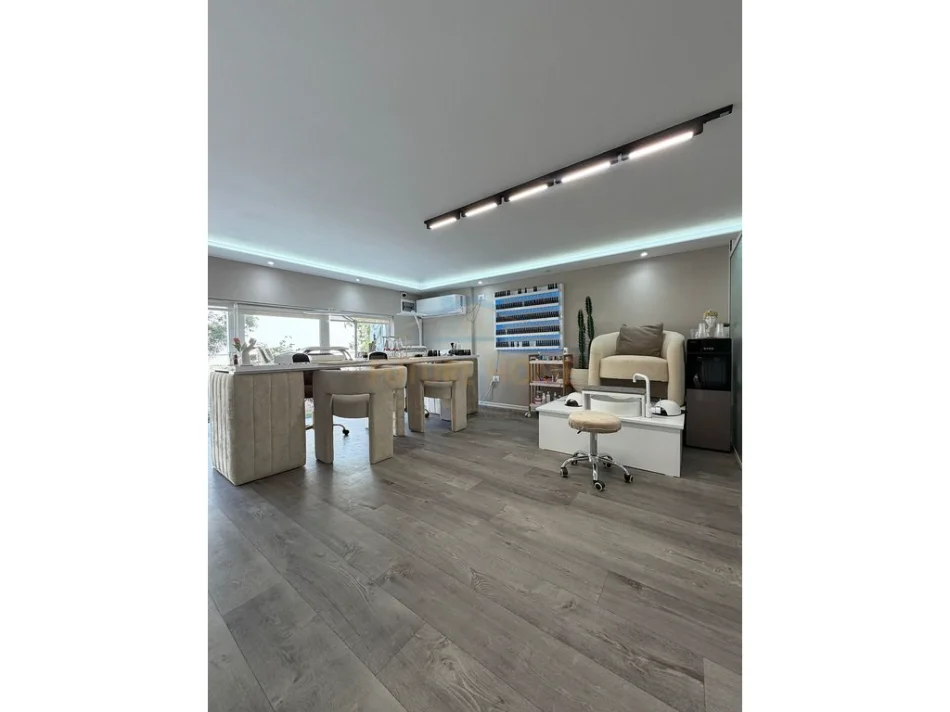Tirane, jepet me qera ambjent biznesi Kati 0, 50 m² 1.200 € 
