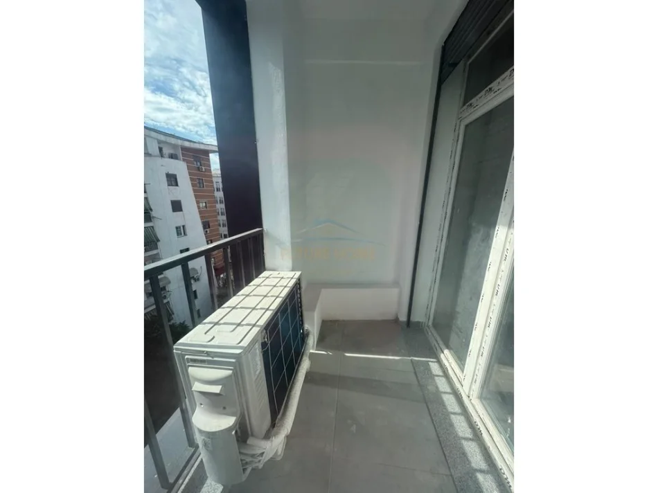 Tirane, shitet apartament 2+1+Ballkon Kati 6, 97 m² 190.000 € (5 Maji)