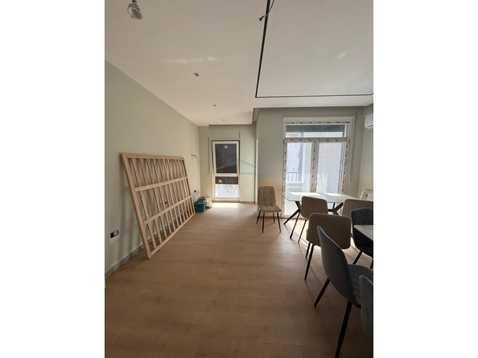 Tirane, shitet apartament 2+1 Kati 6, 97 m² 190.000 € (Rruga 5 Maji)
