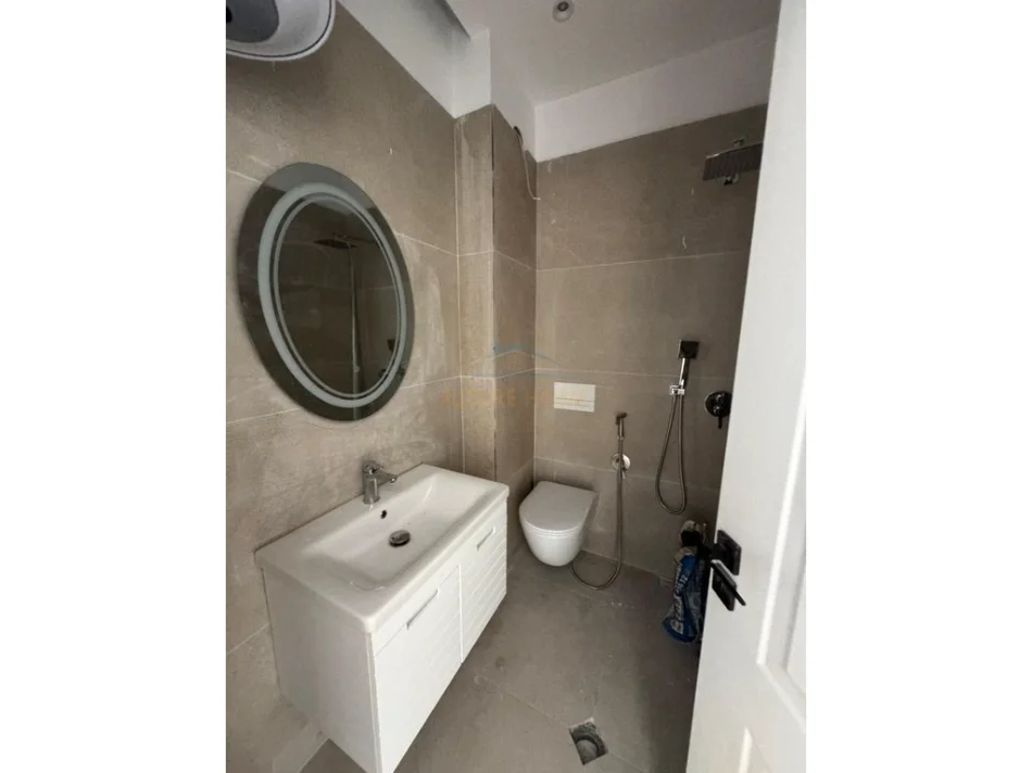 Tirane, shitet apartament 2+1+Aneks+Ballkon Kati 6, 97 m² 190.000 € (Rruga 5 Maji)
