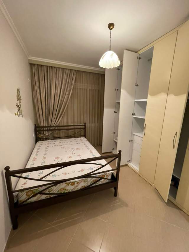 Tirane, jepet me qera apartament 2+1+A+BLK Kati 3, 100 m² 450 Euro (Fresk)