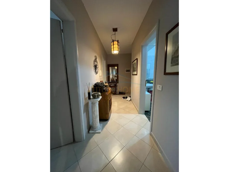 Tirane, shitet apartament 2+1 Kati 3, 71 m² 175.000 € (ISH PARKU AUTOBUSAVE)