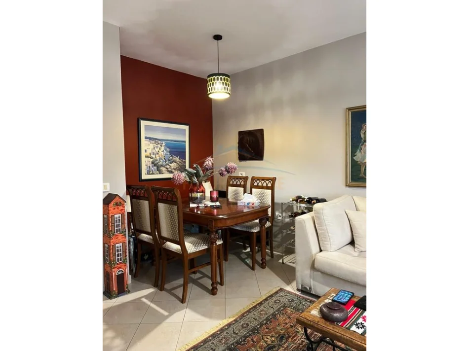 Tirane, shitet apartament 2+1+Ballkon Kati 3, 76 m² 175.000 € (Ish Parku i Autobuzave, Rruga Ndre Mjeda)