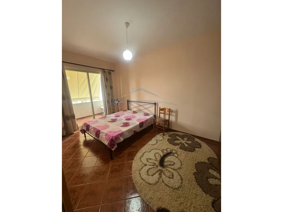 Tirane, jepet me qera apartament 1+1 Kati 3, 61 m² 350 € (Fresku)