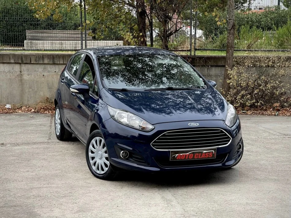 Tirane, shes makine FORD FIESTA Benzin+Gaz, blu e errët manuale Klima 134.000 km 5.200 €
