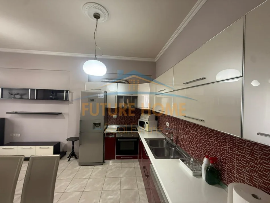 Tirane, shitet apartament 2+1+Ballkon Kati 5, 84 m² 220.000 € 