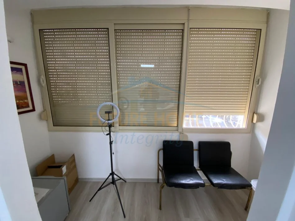 Tirane, jepet me qera ambjent biznesi Kati 0, 63 m² 700 € (Myslym Shyri)
