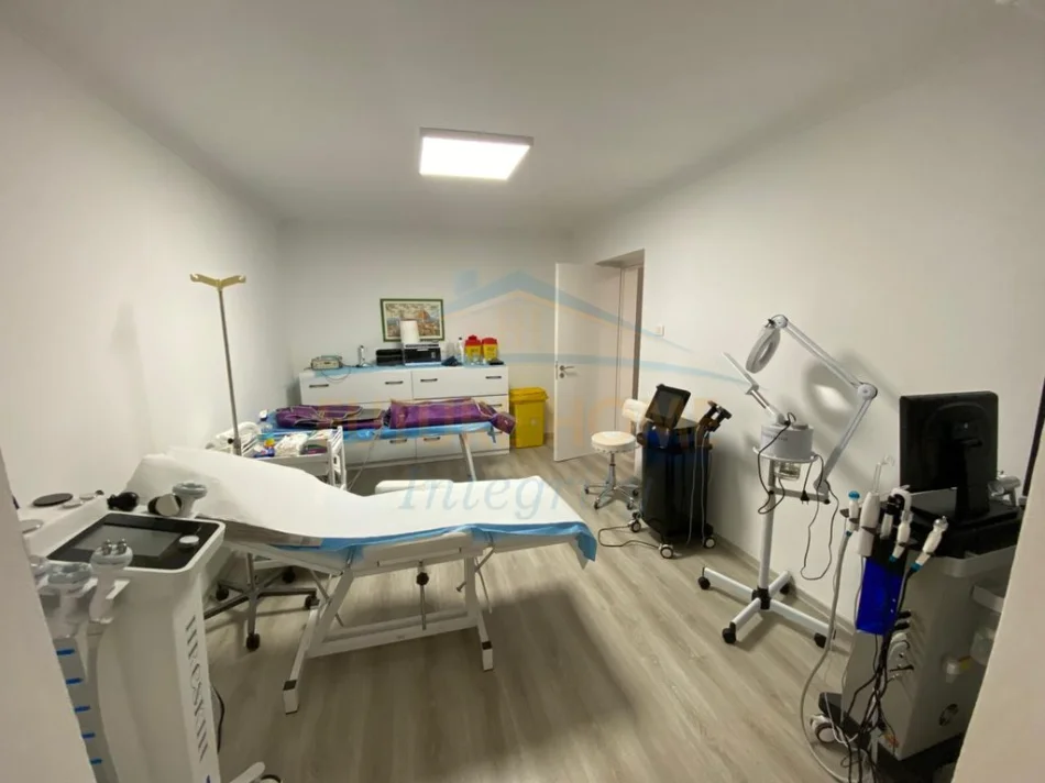 Tirane, jepet me qera ambjent biznesi Kati 0, 63 m² 700 € (Myslym Shyri)