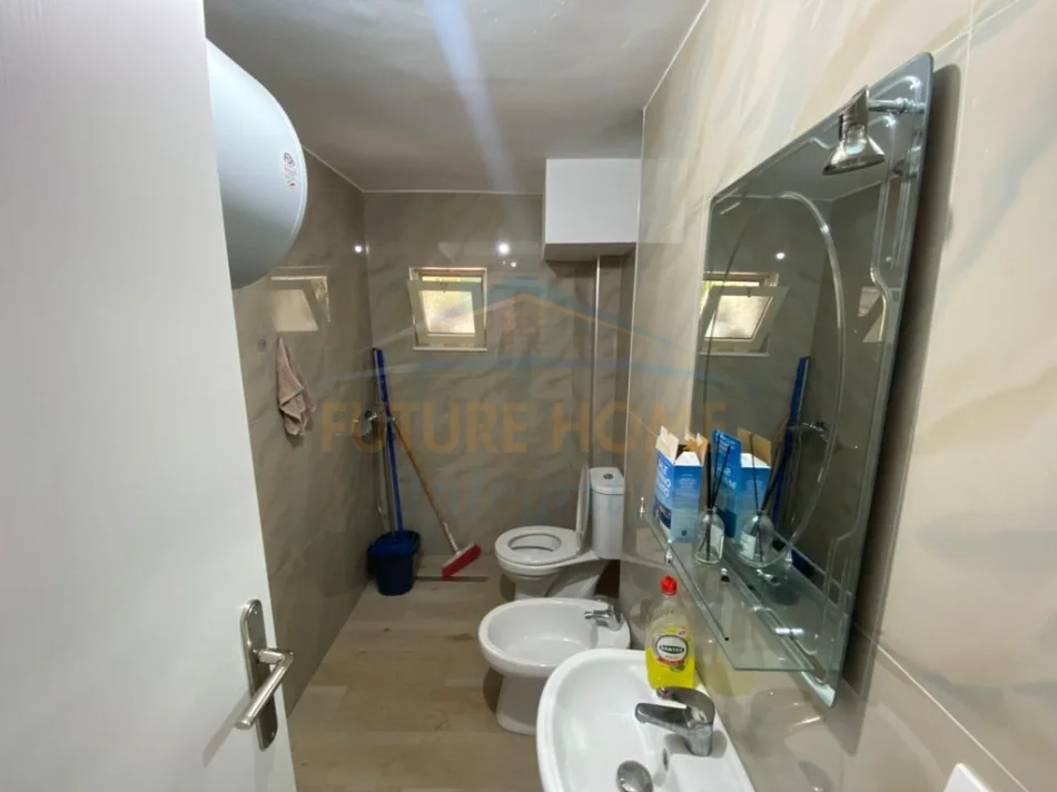 Tirane, jepet me qera ambjent biznesi Kati 0, 63 m² 700 € (Myslym Shyri)