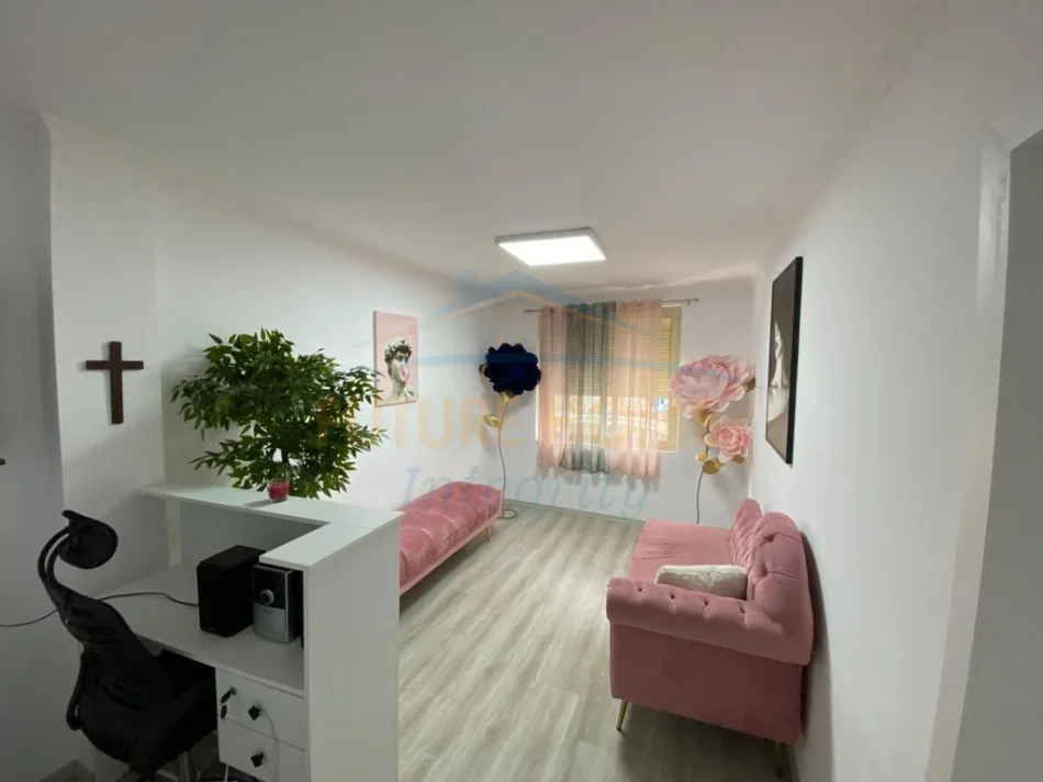 Tirane, jepet me qera ambjent biznesi Kati 0, 63 m² 700 € (Myslym Shyri)