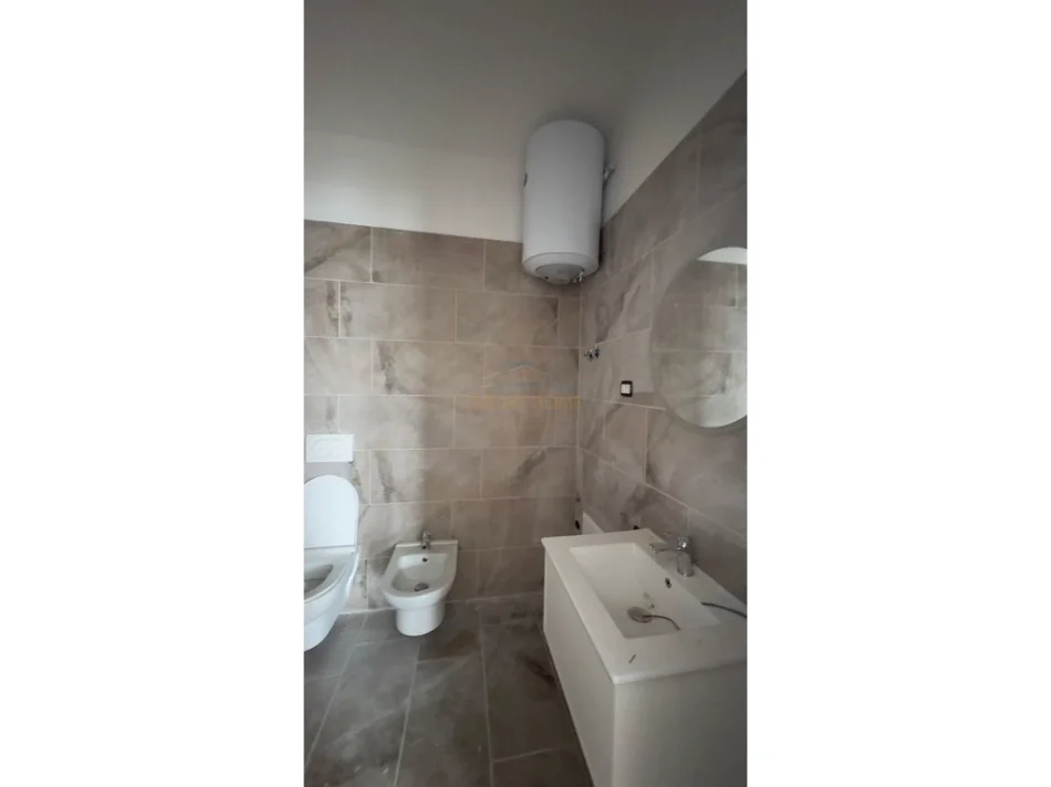 Tirane, shitet apartament 2+1 Kati 1, 79 m² 141.714 €