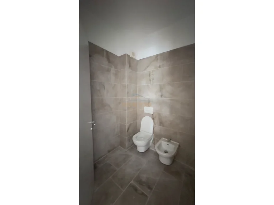 Tirane, shitet apartament 2+1 Kati 1, 79 m² 141.714 € (SAUK)
