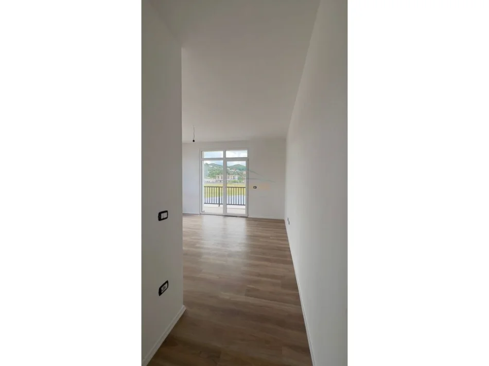 Tirane, shitet apartament 2+1 Kati 1, 78 m² 141.714 € (Sauk)